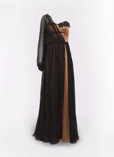 Laden Sie das Bild in den Galerie-Viewer, Abendkleid aus Seidenchiffon Exclusive Collection F/S 2021