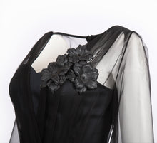 Laden Sie das Bild in den Galerie-Viewer, Cocktail Kleid aus Seidenchiffon  Exclusive Collection F/S 2021  Einzelstück