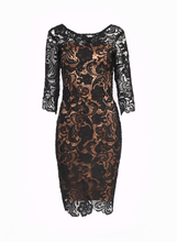 Laden Sie das Bild in den Galerie-Viewer, Cocktailkleid  aus Makramee Spitze Exclusive Collection F/S 2021