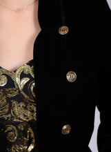 Laden Sie das Bild in den Galerie-Viewer, Anzug aus Stretsch Samt  Exclusive Black Gold Collection H/W 2021/22

